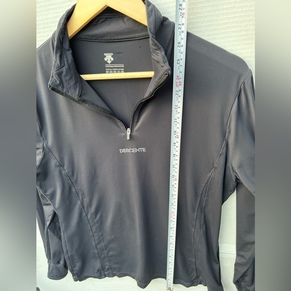 DESCENTE × SWAROVSKI  Mid-Layer Ski- 1/4
Zip  Black Base Layer long sleeve Top - Picture 6 of 9